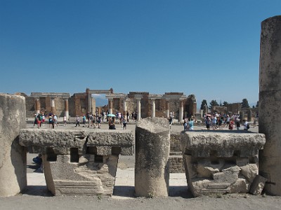 P000318