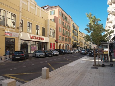 P000182