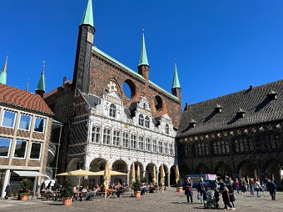 P000250
